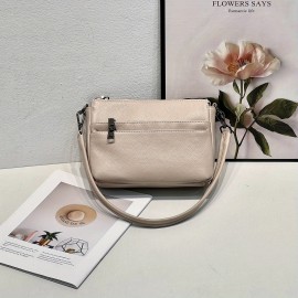 A New Multi-Layer Soft Genuine Leather Women'S Bag with Large Capacity, Featuring a Small Square Design, Suitable for Shoulder And Crossbody Wear, Designed with Multiple Zippers, Perfect for a Luxurious And Versatile Commuting Experience